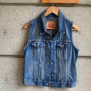 Levi’s Classic Denim Vest